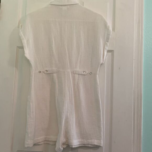 L*Space Mika white Cotton Romper button down front.  Size XS - Picture 4 of 5